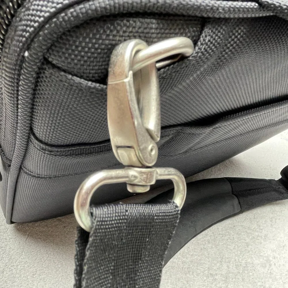 EUC Brenthaven ProStyle II-XF Laptop Bag/Briefcase, Black, Strap, 16